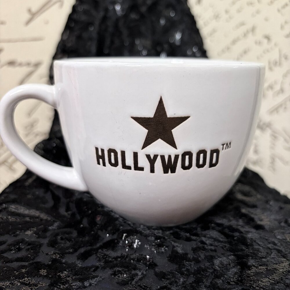 2013 Hollywood Sign Star Souvenir Large Coffee Soup Mug Cup White Black - GREAT